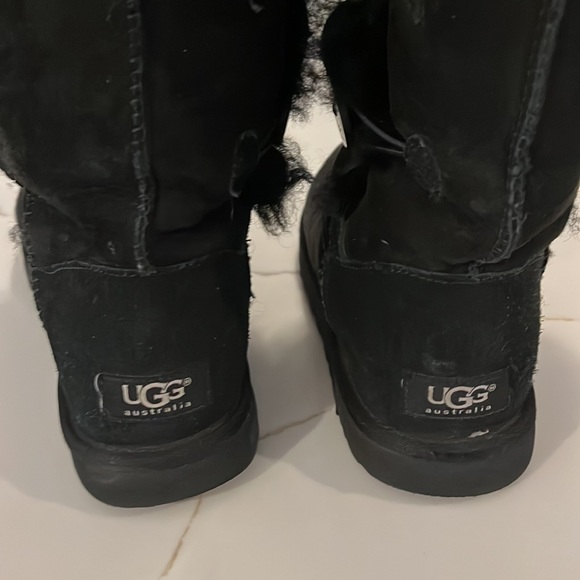 On Hold! UGG Bailey Button Fleece lined suede boots - Picture 9 of 9